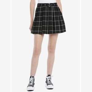 Hot Topic black plaid skirt